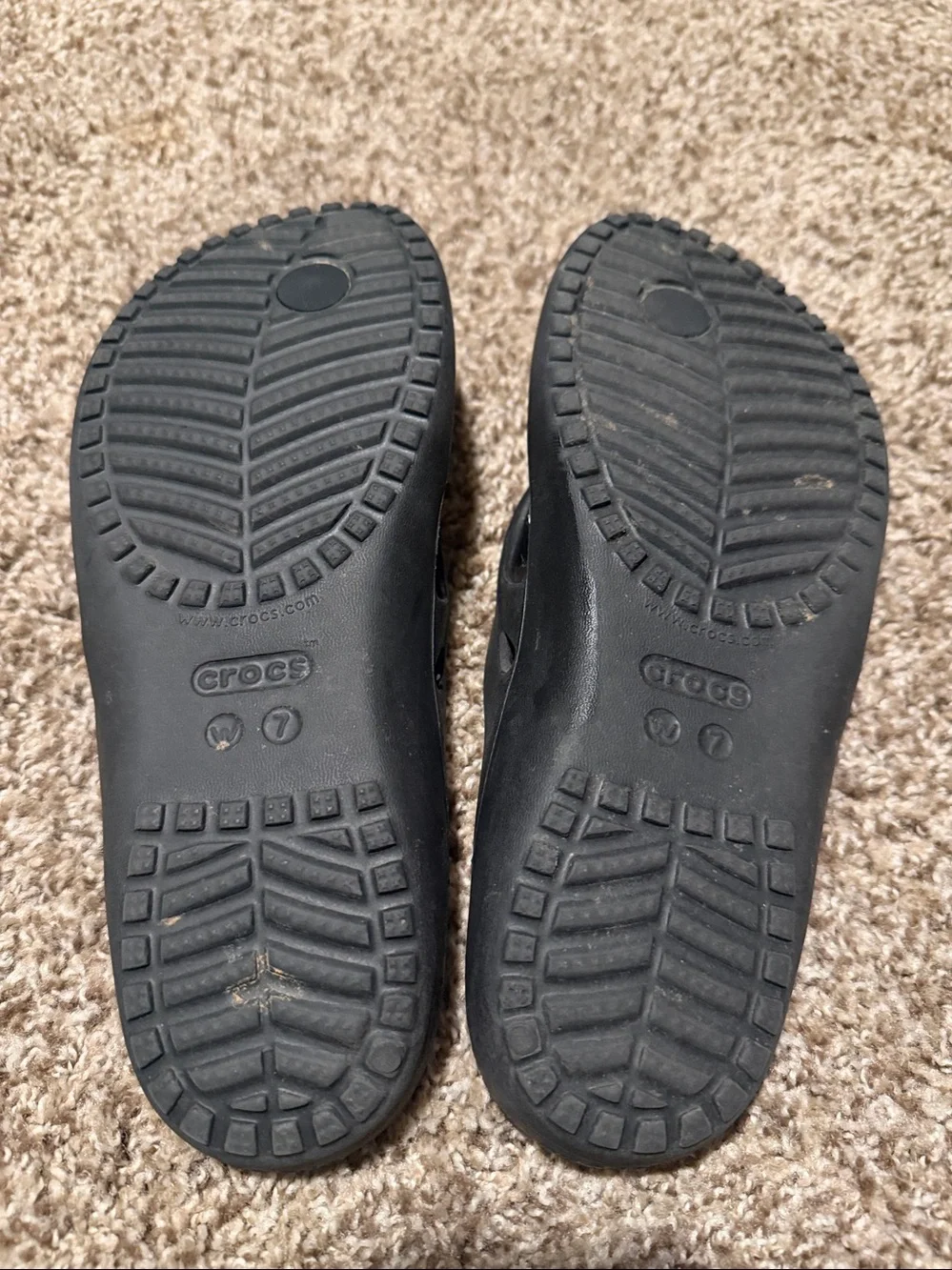 Crocs black & animal print flip-flops (W 7) - EUC! - Picture 8 of 9